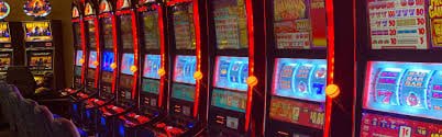 Visual Permainan Koin bernuansa neon ungu